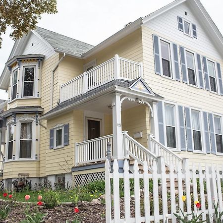 The Muse Gallery Guesthouse Milwaukee Exterior photo
