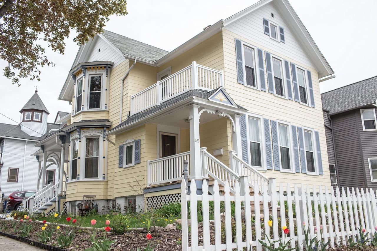 The Muse Gallery Guesthouse Milwaukee Exterior photo